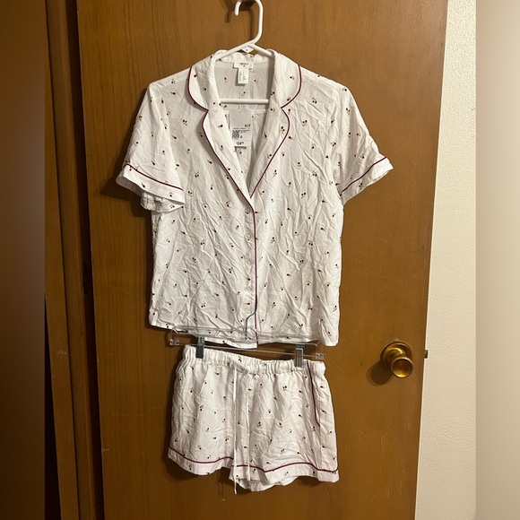 Forever 21 Cherry Print Pajama Set Shorts & Button Top NWT Women’s Small - Picture 8 of 8